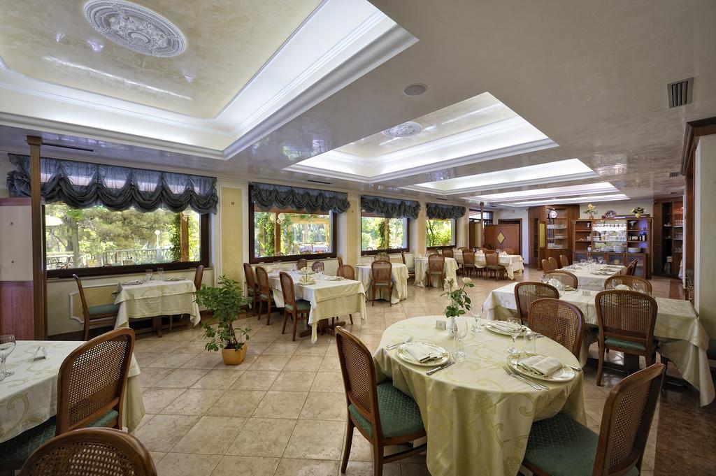 Park Hotel Villa Maria Сан Менайо Екстериор снимка