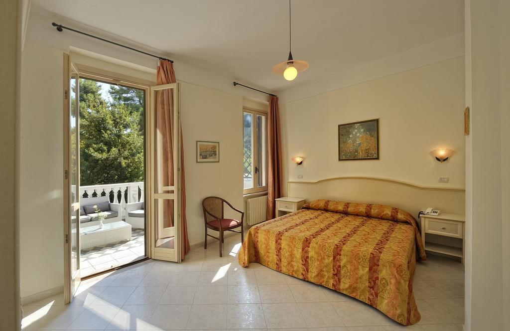 Park Hotel Villa Maria Сан Менайо Стая снимка
